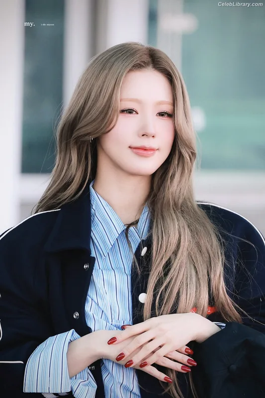 Cho Mi-yeon (Miyeon) - i-dle [(G)I-dle] photo 9 of 1019