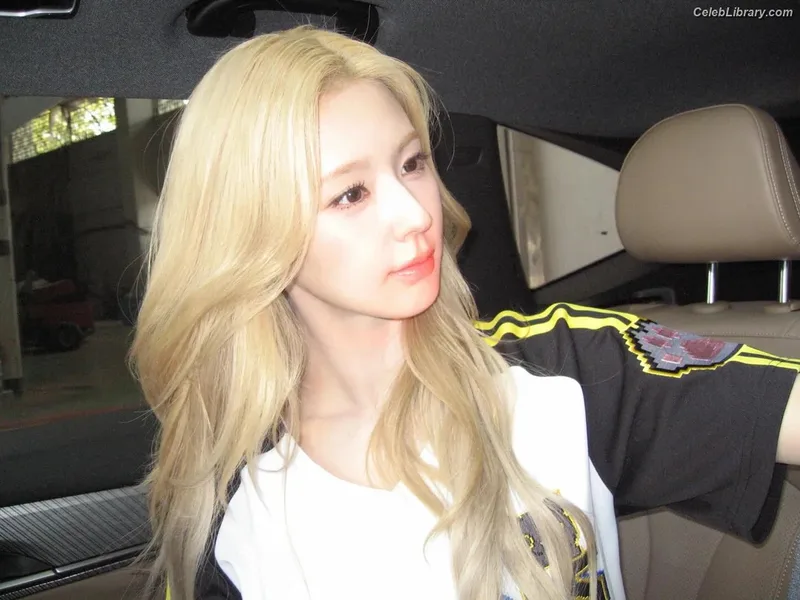 Cho Mi-yeon (Miyeon) - i-dle [(G)I-dle] photo 13 of 1019