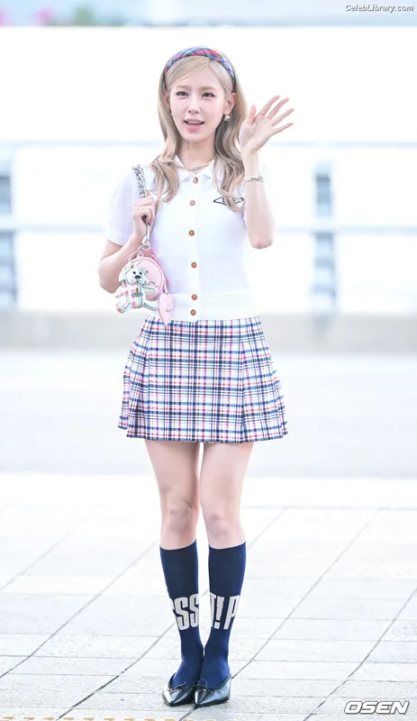 Cho Mi-yeon (Miyeon) - i-dle [(G)I-dle] photo 15 of 1019