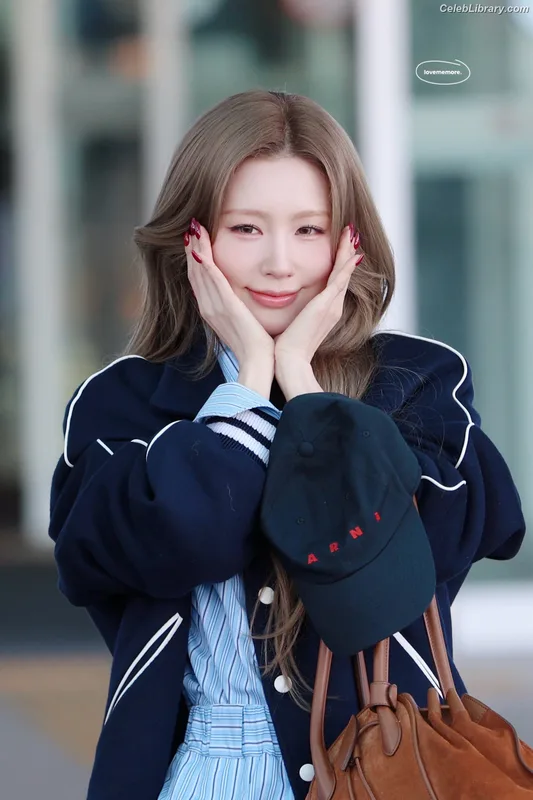 Cho Mi-yeon (Miyeon) - i-dle [(G)I-dle] photo 1 of 1019