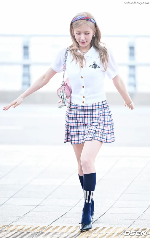 Cho Mi-yeon (Miyeon) - i-dle [(G)I-dle] photo 5 of 1019