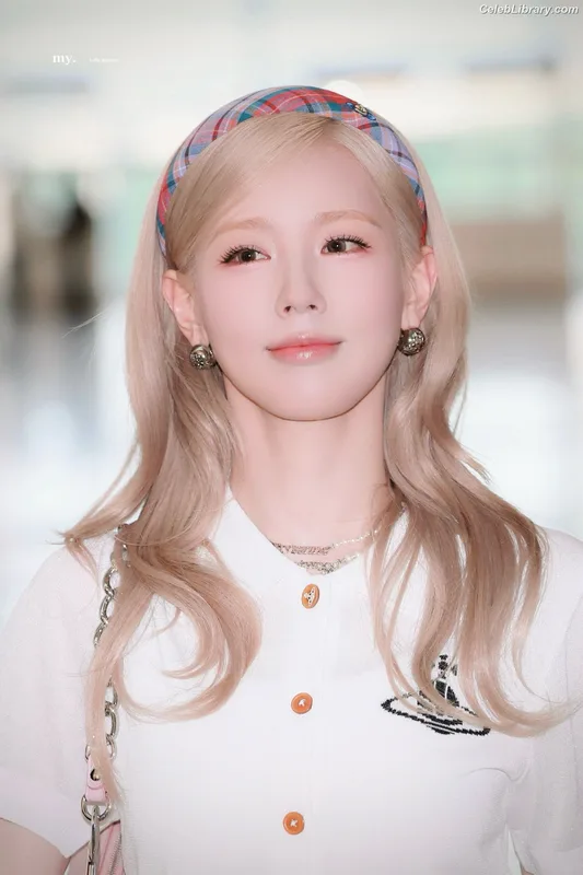 Cho Mi-yeon (Miyeon) - i-dle [(G)I-dle] photo 6 of 1019