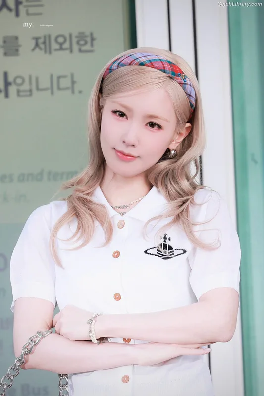 Cho Mi-yeon (Miyeon) - i-dle [(G)I-dle] photo 7 of 1019