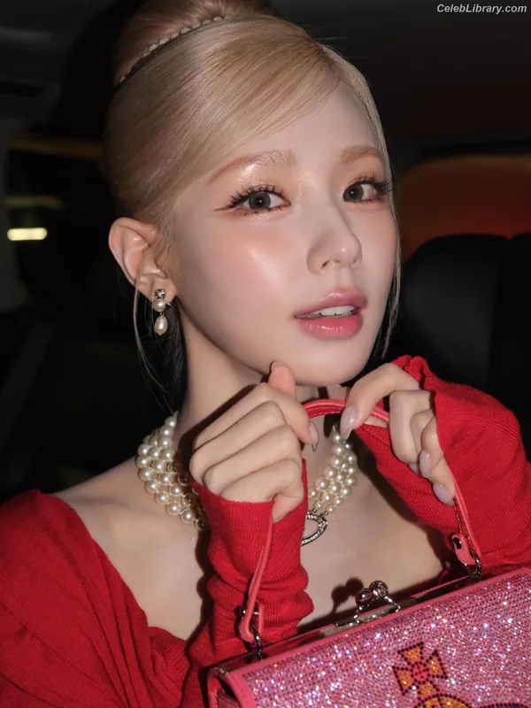 Cho Mi-yeon (Miyeon) - i-dle [(G)I-dle] photo 15 of 1019