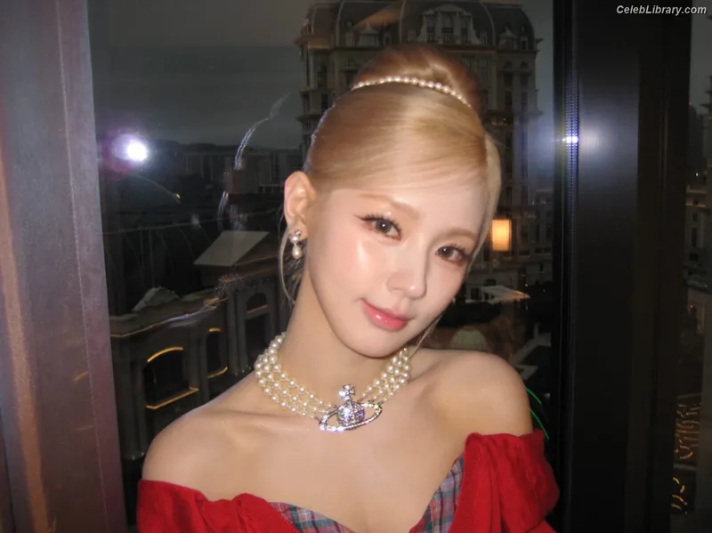 Cho Mi-yeon (Miyeon) - i-dle [(G)I-dle] photo 20 of 1019