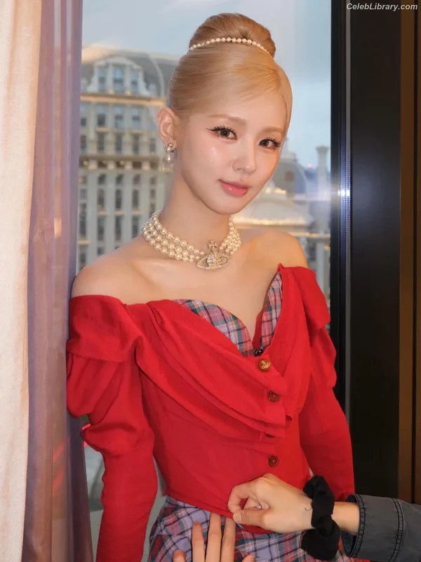 Cho Mi-yeon (Miyeon) - i-dle [(G)I-dle] photo 23 of 1019