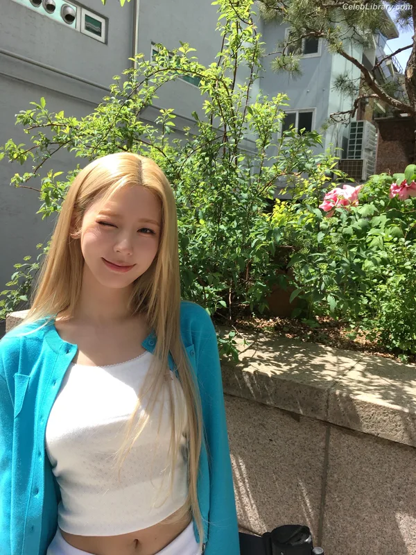 Cho Mi-yeon (Miyeon) - i-dle [(G)I-dle] photo 14 of 1019