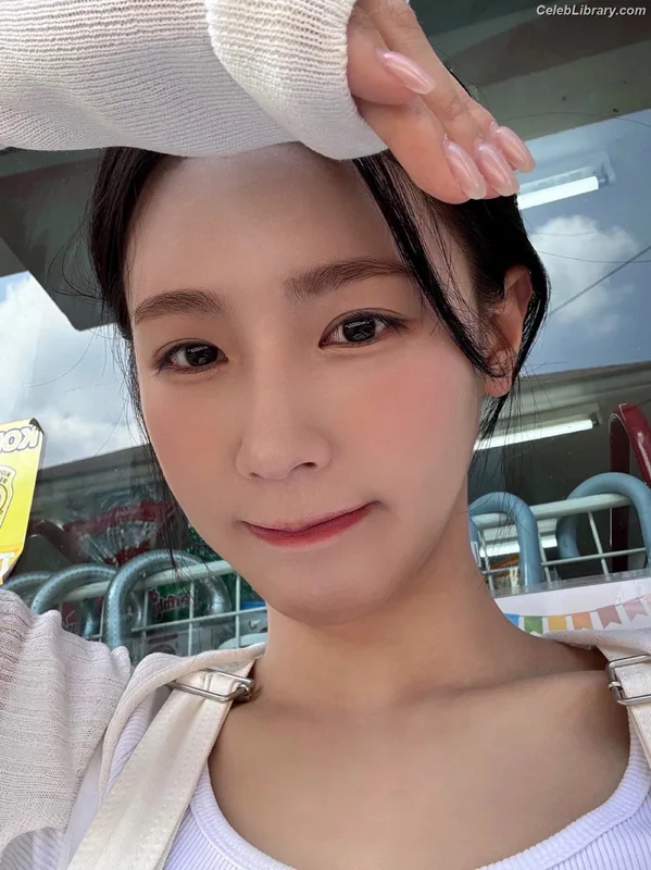 Cho Mi-yeon (Miyeon) - i-dle [(G)I-dle] photo 6 of 1019