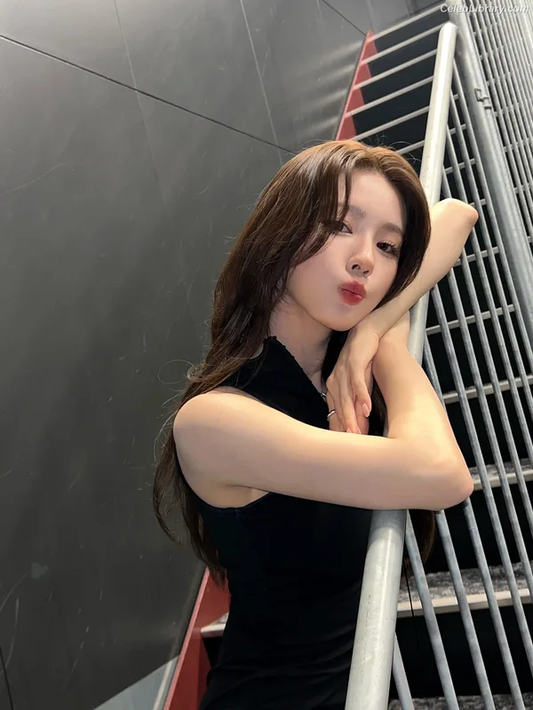 Cho Mi-yeon (Miyeon) - i-dle [(G)I-dle] photo 7 of 1019