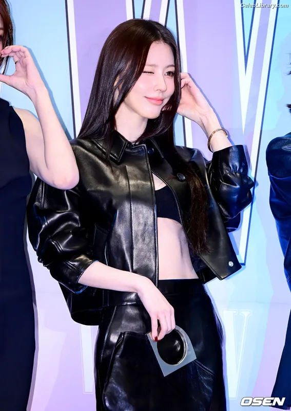 Cho Mi-yeon (Miyeon) - i-dle [(G)I-dle] photo 14 of 1019