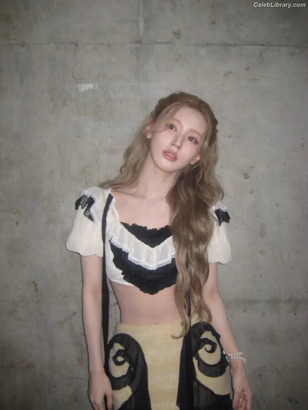 Cho Mi-yeon (Miyeon) - i-dle [(G)I-dle] photo 15 of 1019