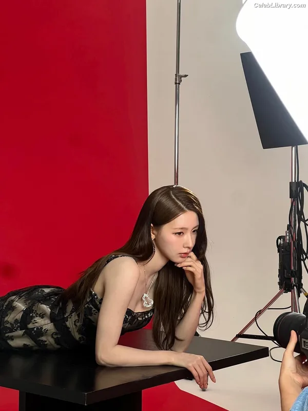 Cho Mi-yeon (Miyeon) - i-dle [(G)I-dle] photo 24 of 1019