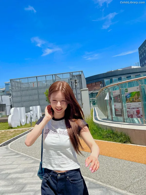 Cho Mi-yeon (Miyeon) - i-dle [(G)I-dle] photo 3 of 1019