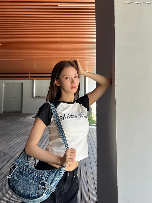 Cho Mi-yeon (Miyeon) - i-dle [(G)I-dle] photo 4 of 1019