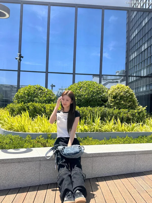 Cho Mi-yeon (Miyeon) - i-dle [(G)I-dle] photo 6 of 1019