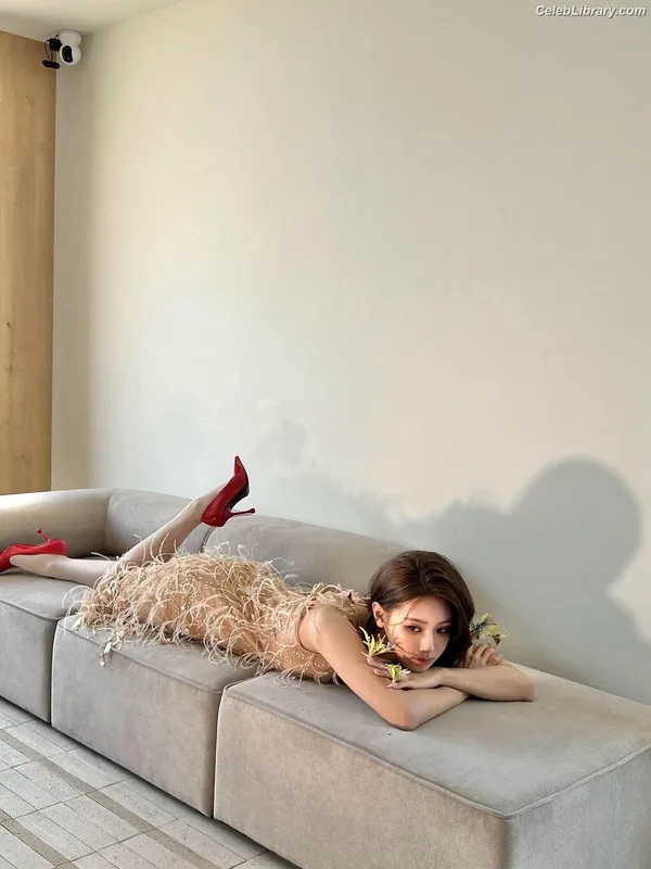 Cho Mi-yeon (Miyeon) - i-dle [(G)I-dle] photo 18 of 1019