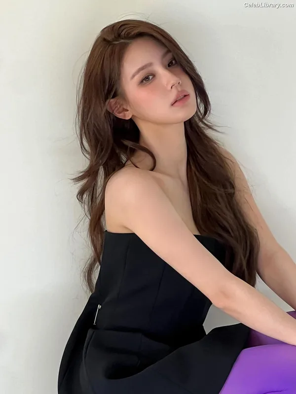 Cho Mi-yeon (Miyeon) - i-dle [(G)I-dle] photo 20 of 1019