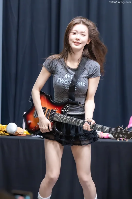 Cho Mi-yeon (Miyeon) - i-dle [(G)I-dle] photo 22 of 1019