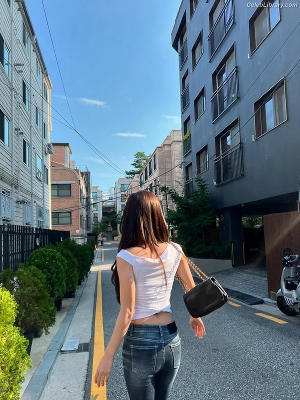 Cho Mi-yeon (Miyeon) - i-dle [(G)I-dle] photo 7 of 1019