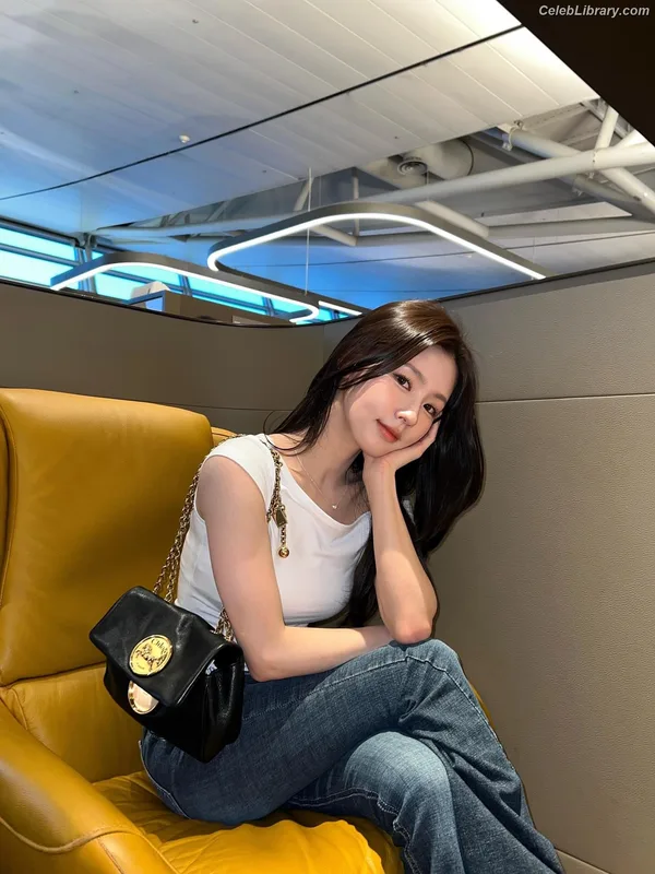 Cho Mi-yeon (Miyeon) - i-dle [(G)I-dle] photo 10 of 1019