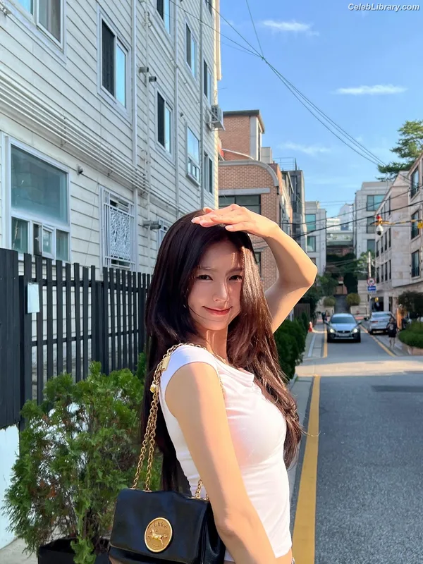 Cho Mi-yeon (Miyeon) - i-dle [(G)I-dle] photo 14 of 1019