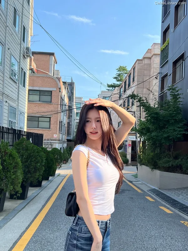 Cho Mi-yeon (Miyeon) - i-dle [(G)I-dle] photo 15 of 1019