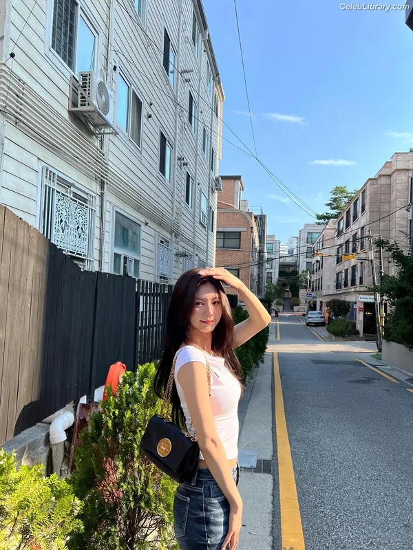 Cho Mi-yeon (Miyeon) - i-dle [(G)I-dle] photo 16 of 1019