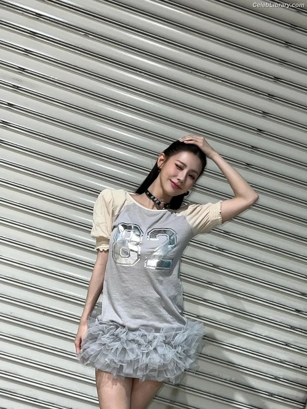 Cho Mi-yeon (Miyeon) - i-dle [(G)I-dle] photo 3 of 1019