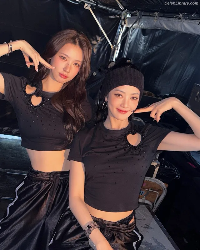 Cho Mi-yeon (Miyeon) - i-dle [(G)I-dle] photo 6 of 1019