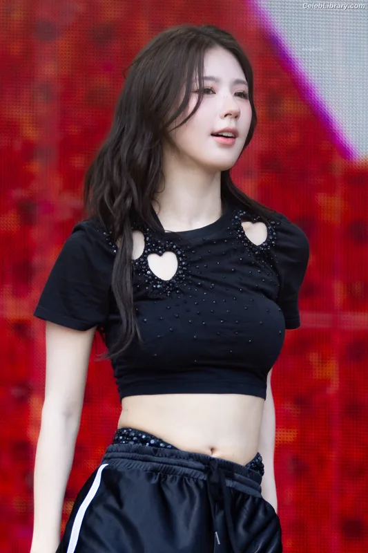 Cho Mi-yeon (Miyeon) - i-dle [(G)I-dle] photo 8 of 1019