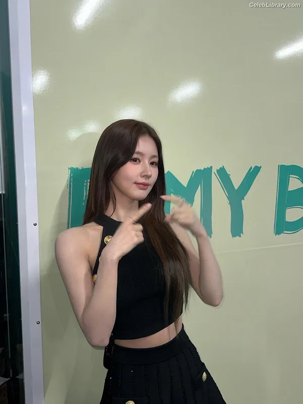 Cho Mi-yeon (Miyeon) - i-dle [(G)I-dle] photo 11 of 1019