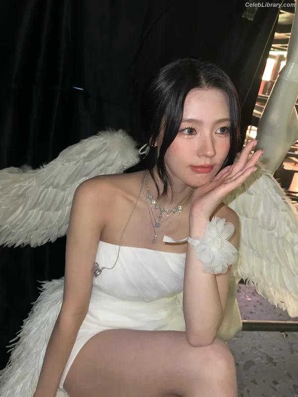 Cho Mi-yeon (Miyeon) - i-dle [(G)I-dle] photo 14 of 1019