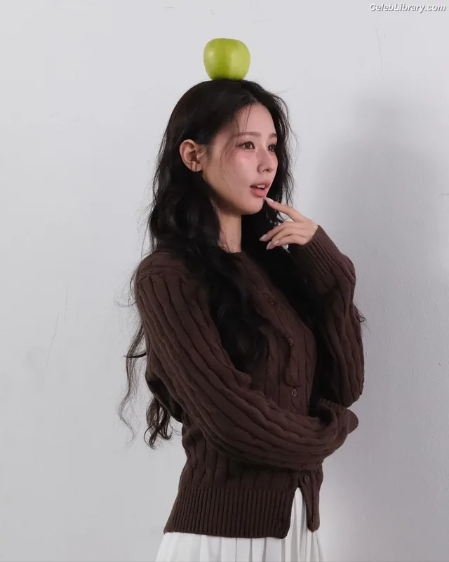 Cho Mi-yeon (Miyeon) - i-dle [(G)I-dle] photo 1 of 1019
