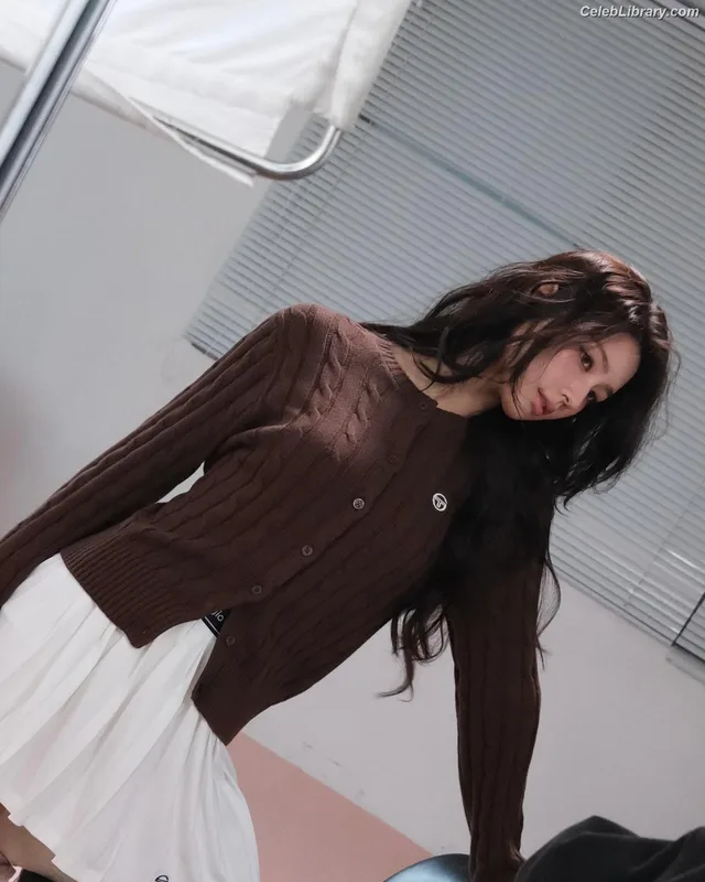 Cho Mi-yeon (Miyeon) - i-dle [(G)I-dle] photo 2 of 1019