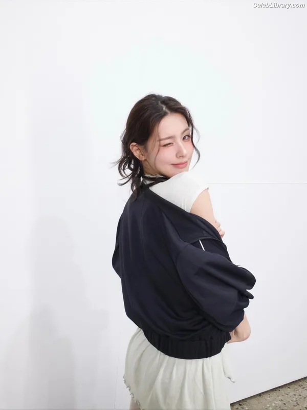 Cho Mi-yeon (Miyeon) - i-dle [(G)I-dle] photo 21 of 1019