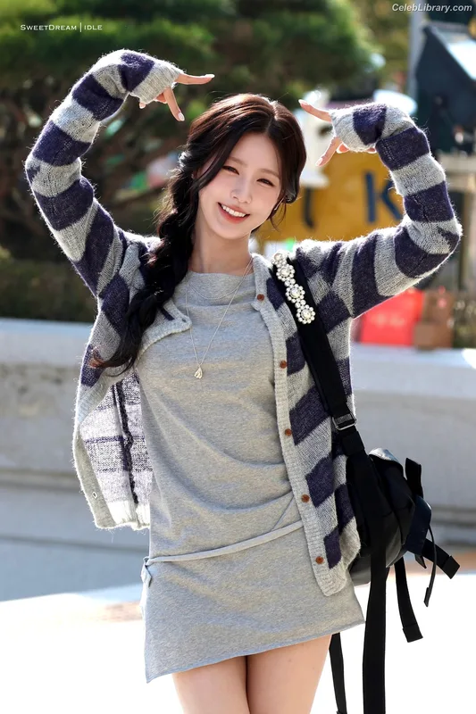 Cho Mi-yeon (Miyeon) - i-dle [(G)I-dle] photo 8 of 1019