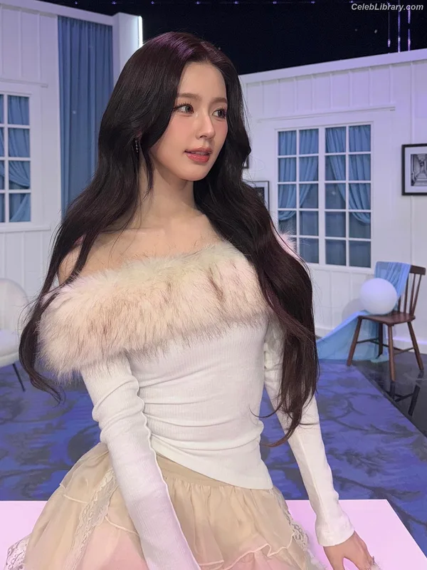 Cho Mi-yeon (Miyeon) - i-dle [(G)I-dle] photo 13 of 1019