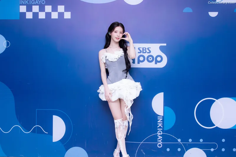 Cho Mi-yeon (Miyeon) - i-dle [(G)I-dle] photo 16 of 1019