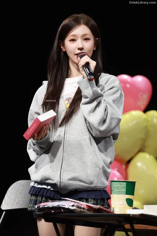 Cho Mi-yeon (Miyeon) - i-dle [(G)I-dle] photo 23 of 1019