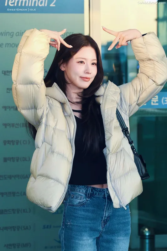 Cho Mi-yeon (Miyeon) - i-dle [(G)I-dle] photo 11 of 1019