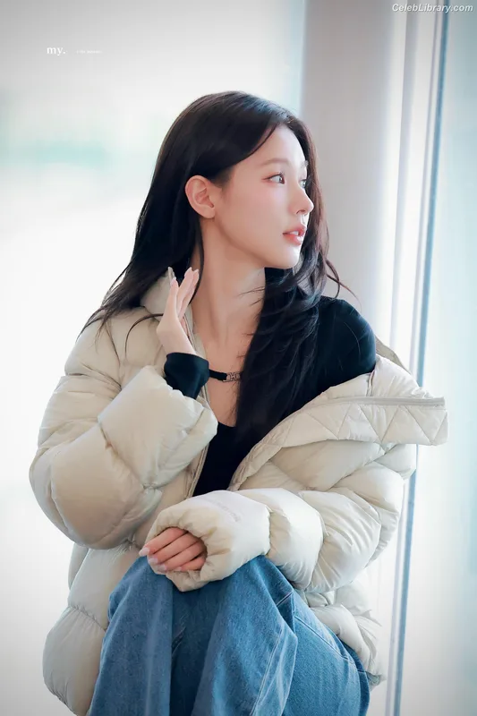 Cho Mi-yeon (Miyeon) - i-dle [(G)I-dle] photo 14 of 1019