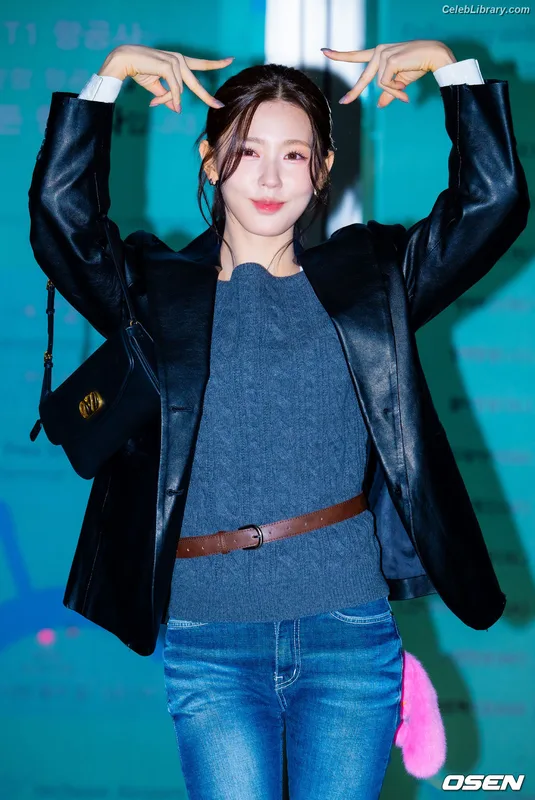 Cho Mi-yeon (Miyeon) - i-dle [(G)I-dle] photo 4 of 1019