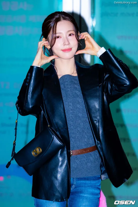 Cho Mi-yeon (Miyeon) - i-dle [(G)I-dle] photo 5 of 1019