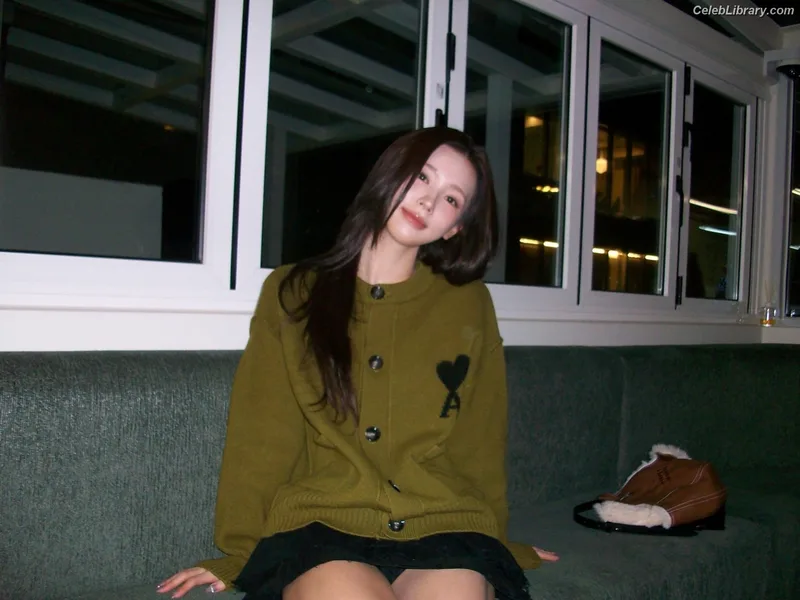Cho Mi-yeon (Miyeon) - i-dle [(G)I-dle] photo 16 of 1019