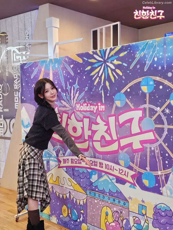 Cho Mi-yeon (Miyeon) - i-dle [(G)I-dle] photo 7 of 1019