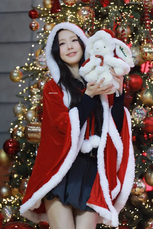 Cho Mi-yeon (Miyeon) - i-dle [(G)I-dle] photo 11 of 1019