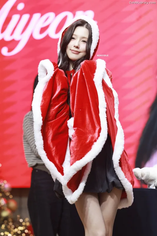 Cho Mi-yeon (Miyeon) - i-dle [(G)I-dle] photo 12 of 1019