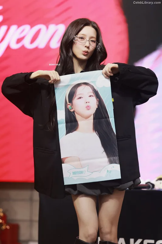 Cho Mi-yeon (Miyeon) - i-dle [(G)I-dle] photo 13 of 1019