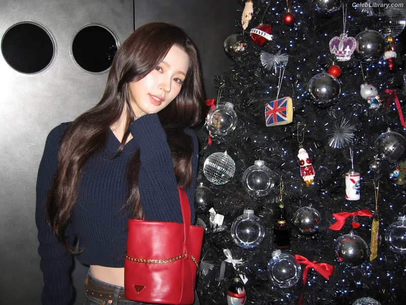 Cho Mi-yeon (Miyeon) - i-dle [(G)I-dle] photo 17 of 1019