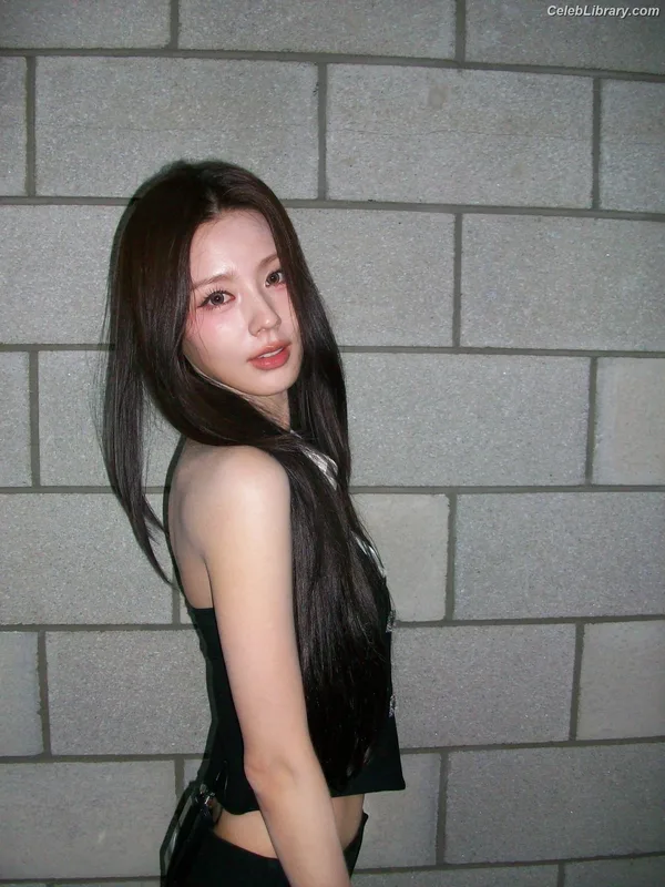 Cho Mi-yeon (Miyeon) - i-dle [(G)I-dle] photo 11 of 1019